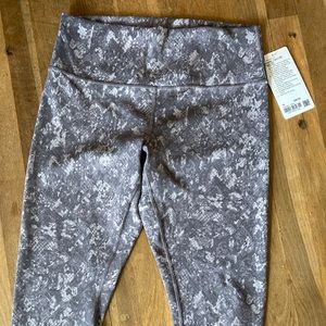 Lulu Wunder Train HR leggings - Size 14 - BNWT